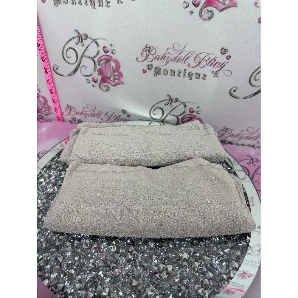 Bella Luxx set 2 grey Hand Towels with Decorative Rhinestones - Set of 2